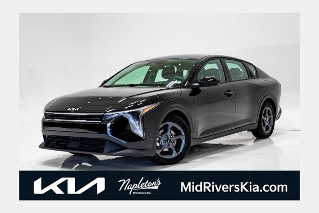 2025 Kia K4 LXS AT's photo