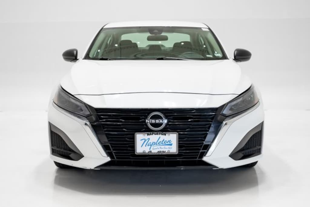 Used 2024 Nissan Altima 2.5 SV Sedan