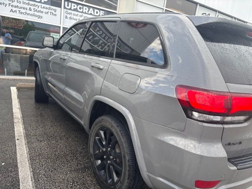 Used 2021 Jeep Grand Cherokee Laredo SUV