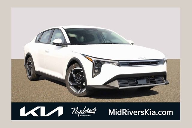 2025 Kia K4 GT-Line's photo