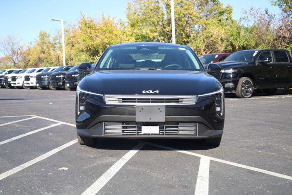 New 2025 Kia K4 LXS Sedan