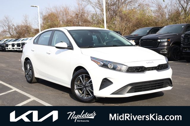 2022 Kia FORTE LXS's photo