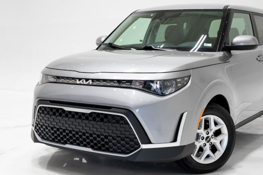 Certified 2025 Kia Soul LX Hatchback