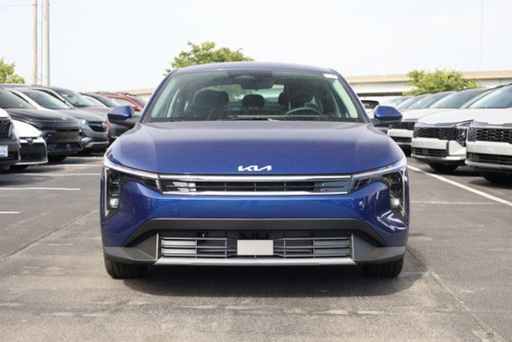 New 2025 Kia K4 LXS Sedan