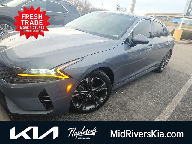 2021 Kia K5 EX's photo