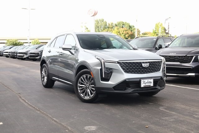 2024 Cadillac XT4 Premium Luxury photo 2