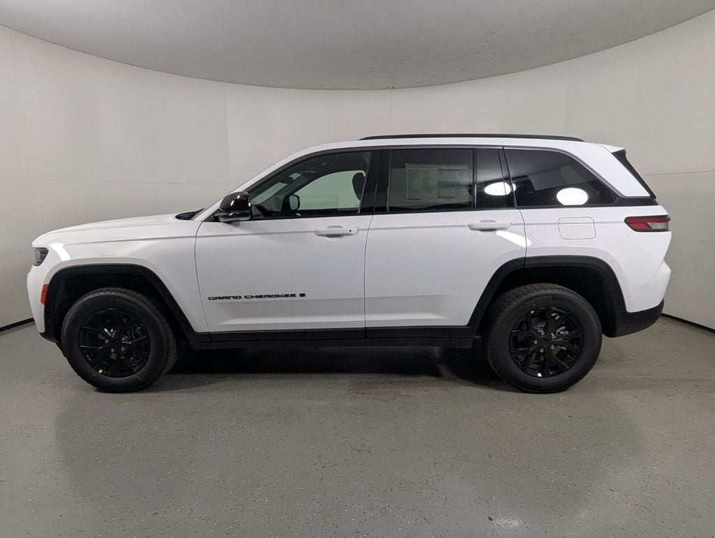New 2026 Jeep Grand Cherokee ALTITUDE 4X2 Sport Utility