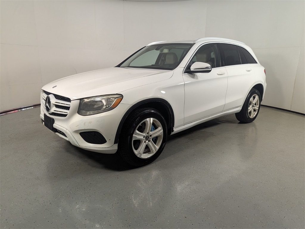 2016 Mercedes Benz GLC 300 photo 2