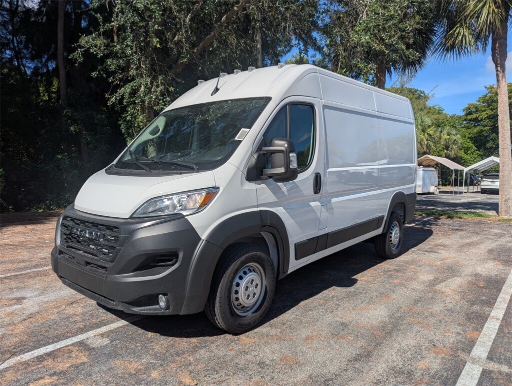New 2025 Ram ProMaster PROMASTER 1500 TRADESMAN CARGO VAN HIGH ROOF 136' Cargo Van