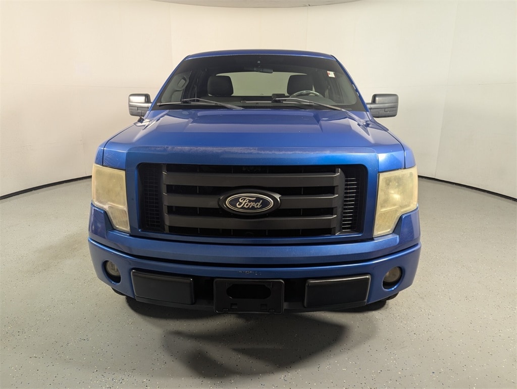 2010 Ford F-150 STX photo 2