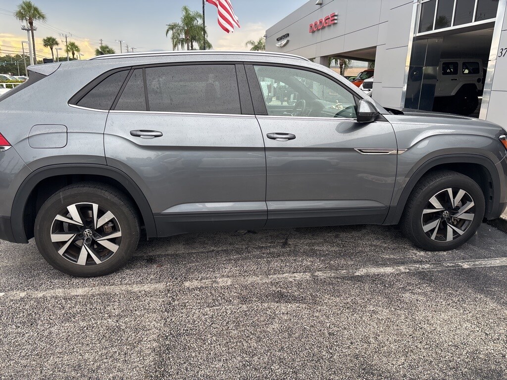 2022 Volkswagen Atlas Cross Sport SE photo 4