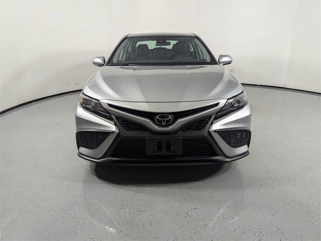 Used 2022 Toyota Camry SE with VIN 4T1G11AK7NU665216 for sale in Lake Park, FL