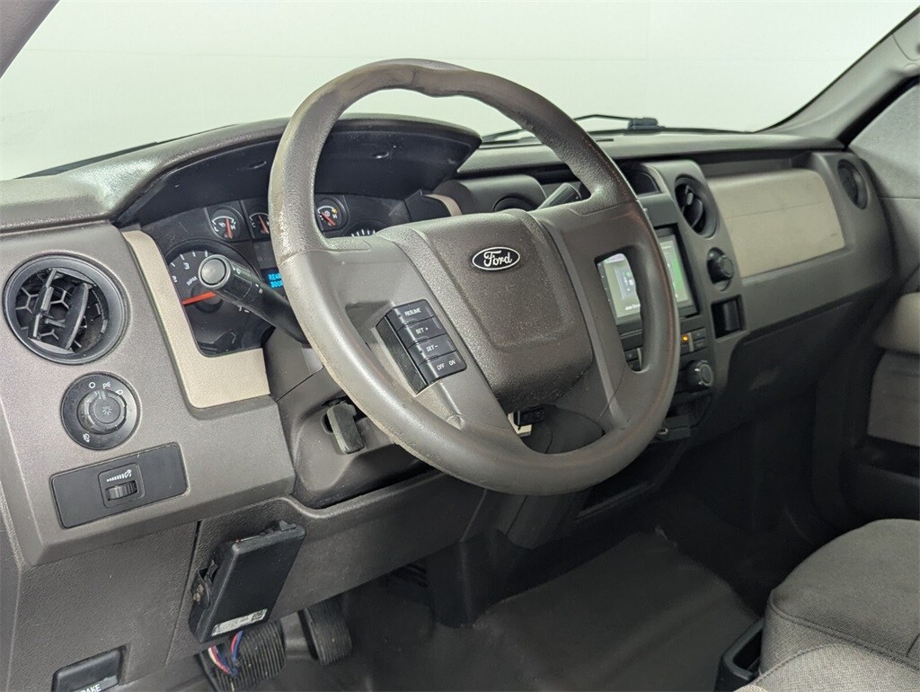2010 Ford F-150 STX photo 11