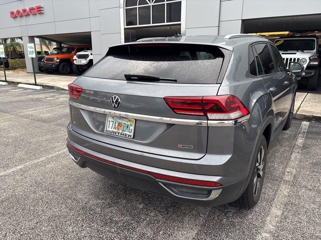 2022 Volkswagen Atlas Cross Sport SE photo 3