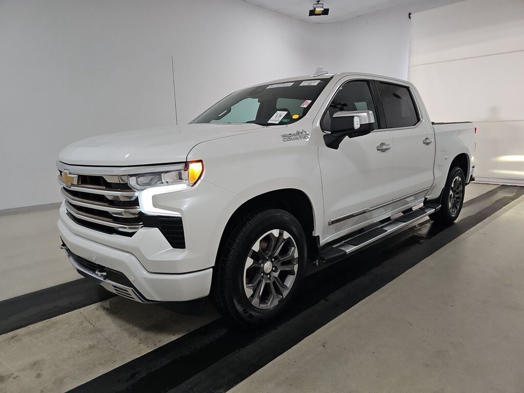 2022 Chevrolet Silverado 1500 High Country photo 2