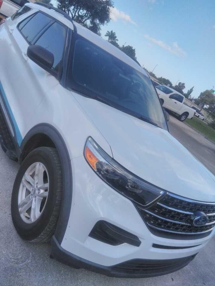 2020 Ford Explorer XLT photo 2