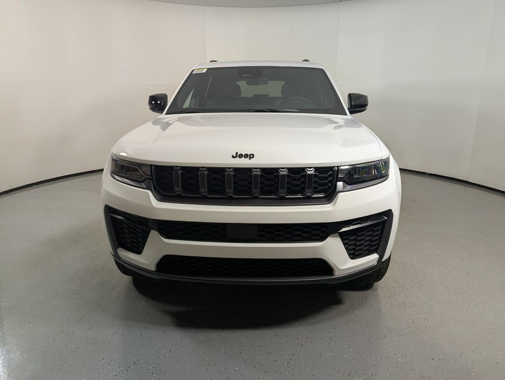 New 2026 Jeep Grand Cherokee LAREDO ALTITUDE 4X2 Sport Utility
