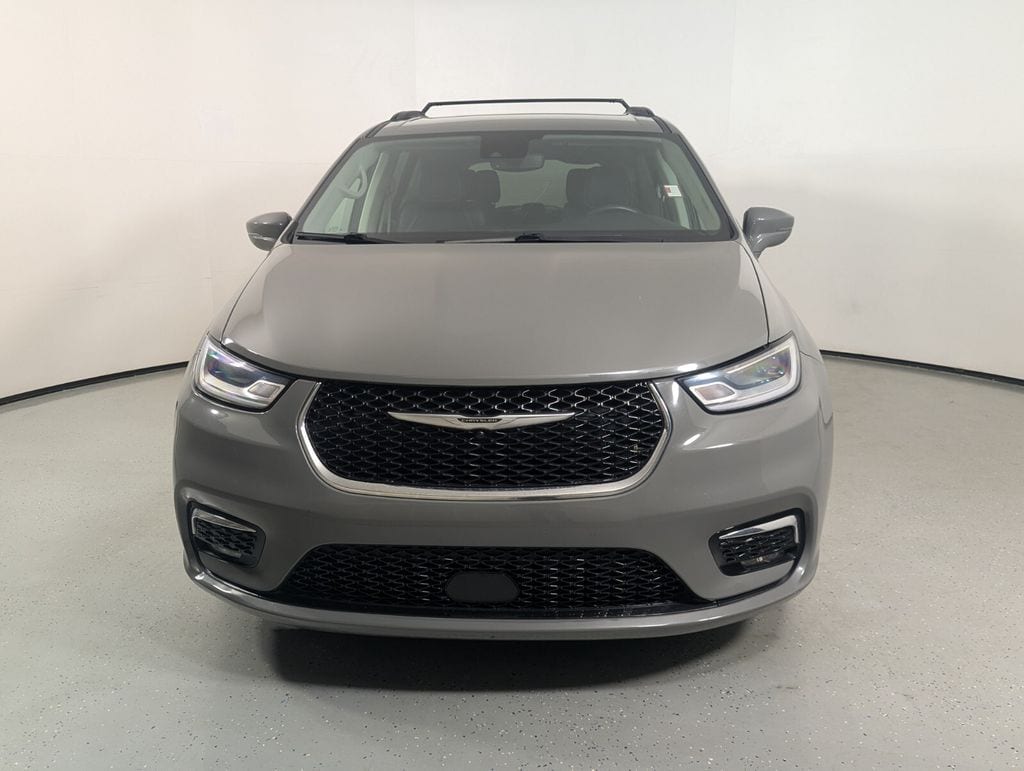 Used 2022 Chrysler Pacifica Touring L Minivan/Van