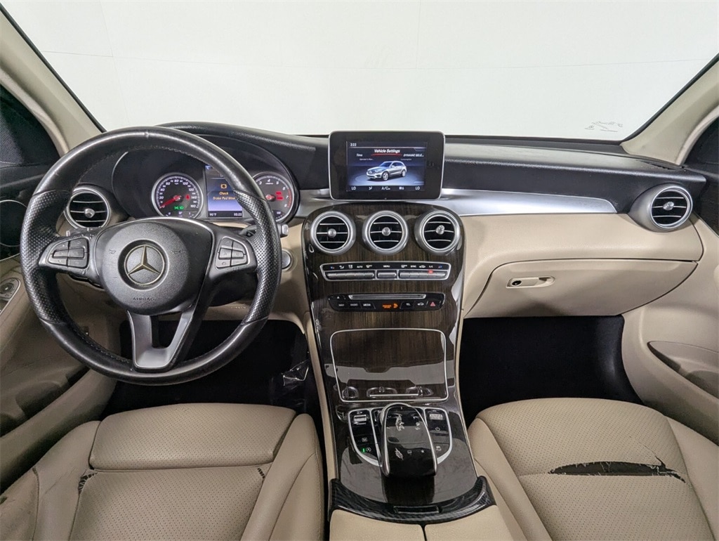 2016 Mercedes Benz GLC 300 photo 12