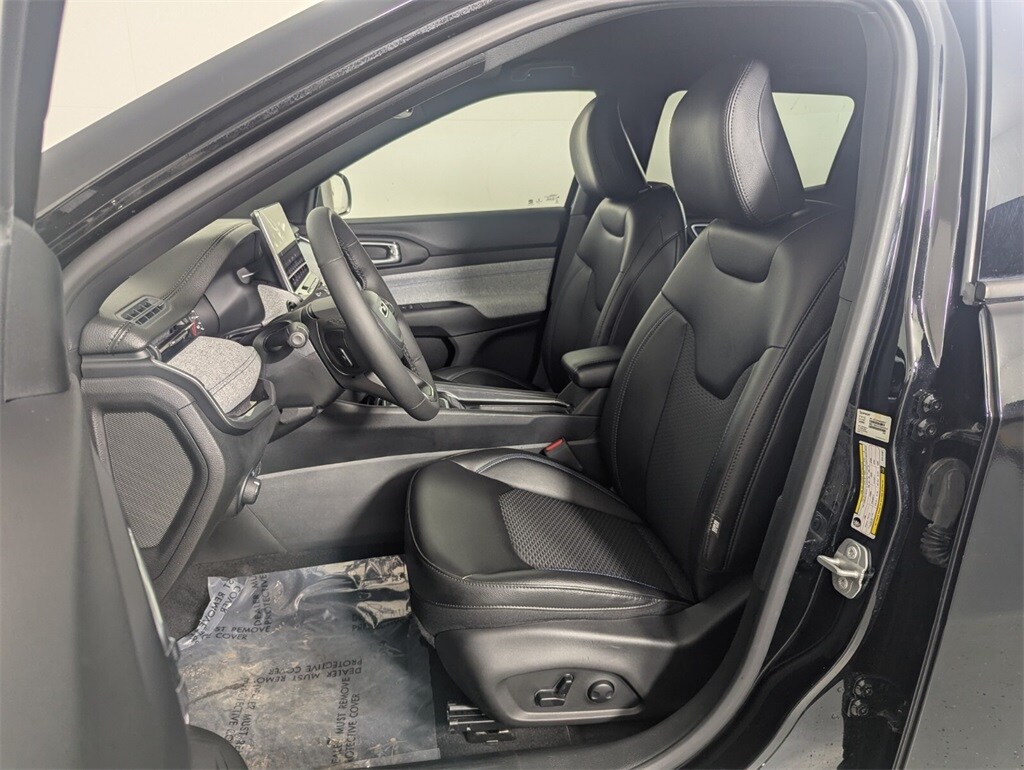 2023 Jeep Compass Latitude photo 9