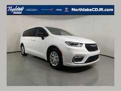 2026 Chrysler Pacifica SELECT Passenger Van