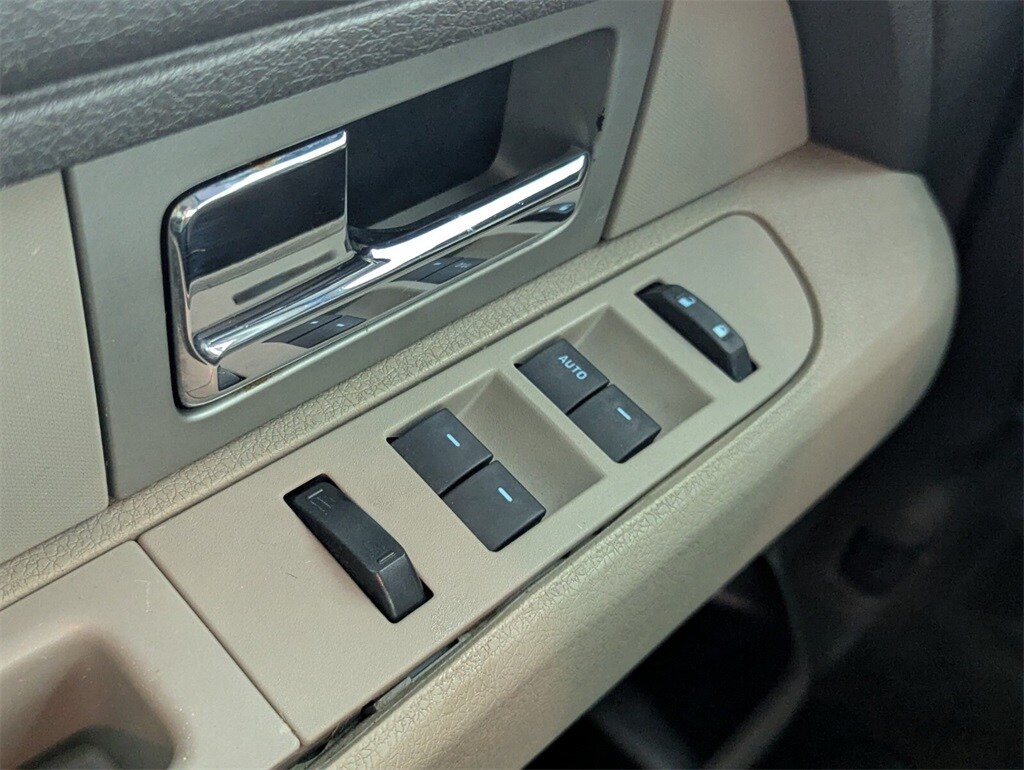 2010 Ford F-150 STX photo 15