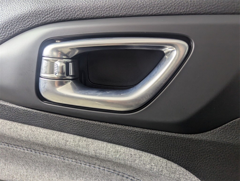 2023 Jeep Compass Latitude photo 11