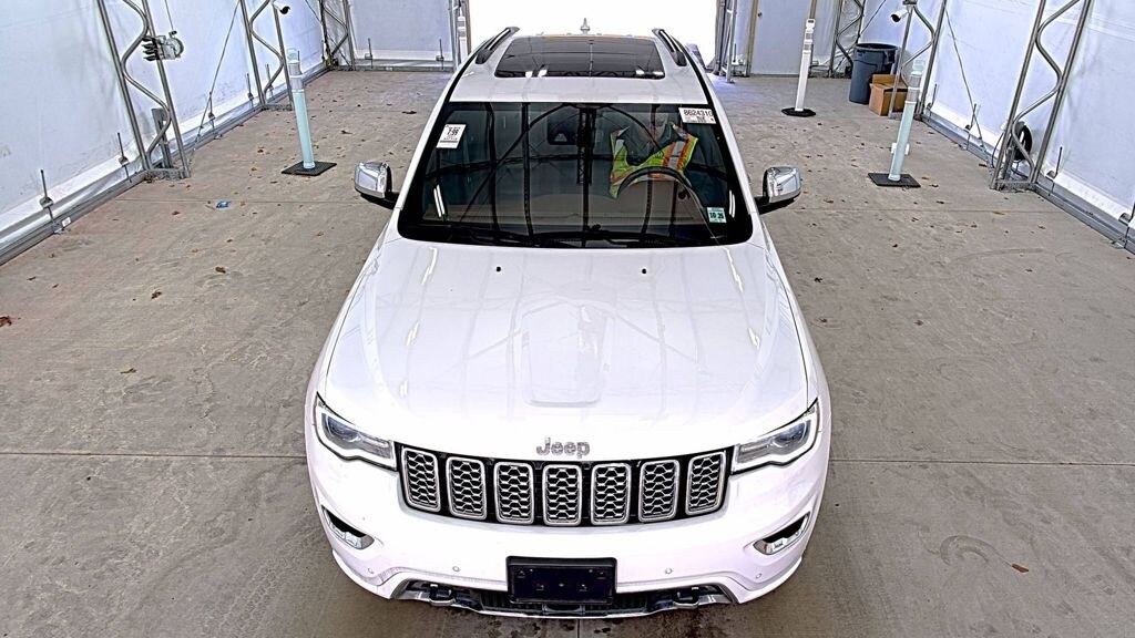 2021 Jeep Grand Cherokee Overland photo 2