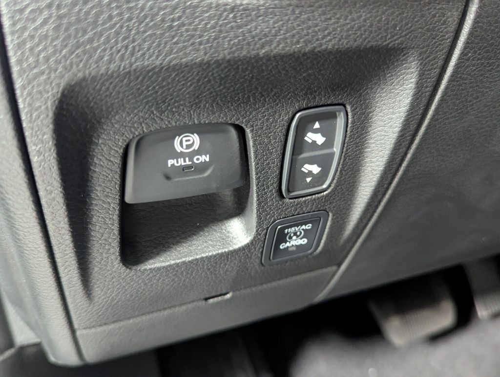 2026 RAM 1500 Limited - Photo 16