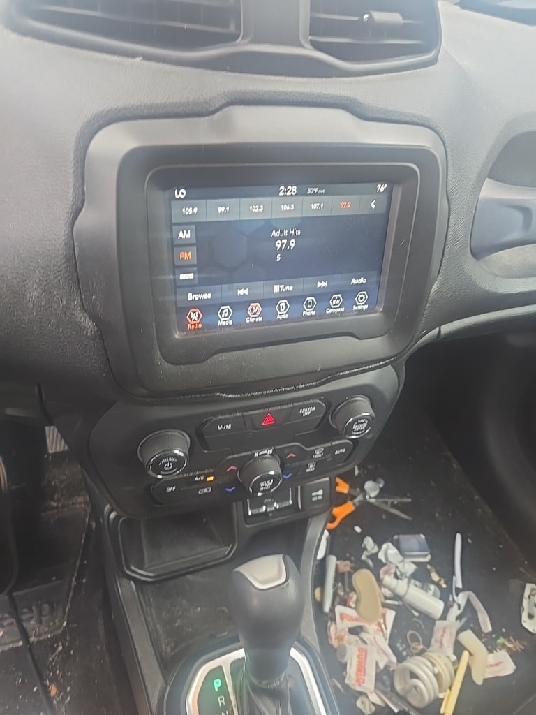 2018 Jeep Renegade Latitude North Edition photo 8