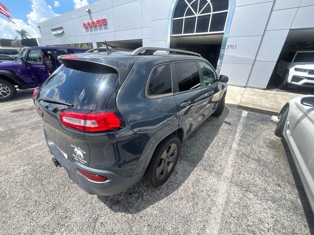 Used 2017 Jeep Cherokee Latitude SUV