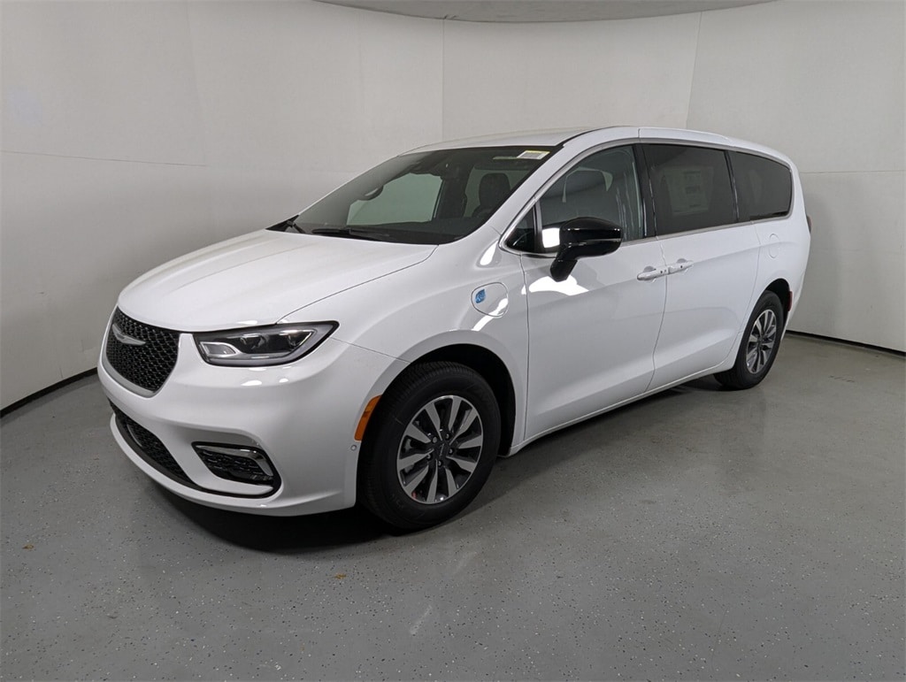 New 2025 Chrysler Pacifica Hybrid PACIFICA PLUG-IN HYBRID SELECT Passenger Van