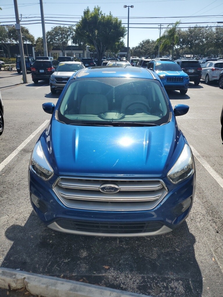 2017 Ford Escape SE photo 2