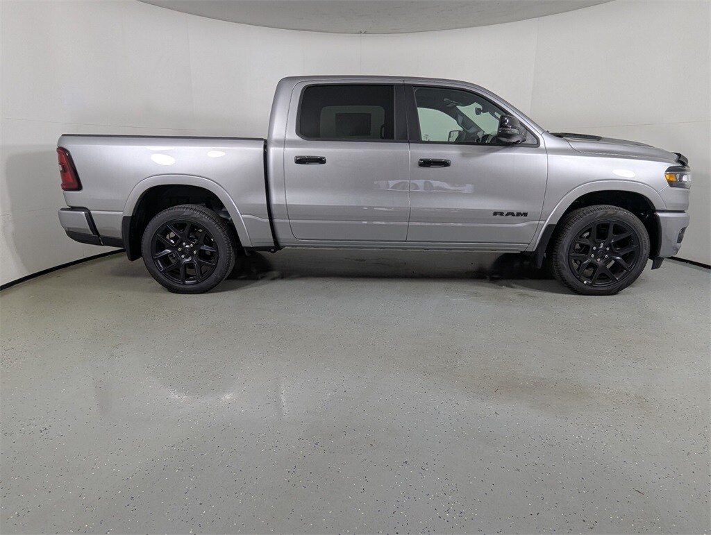2025 Ram 1500 Laramie photo 4