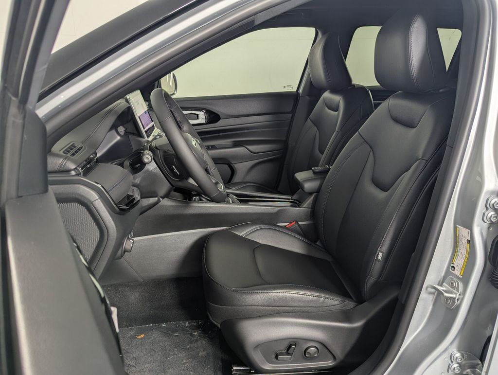 2026 Jeep Compass Limited - Photo 14