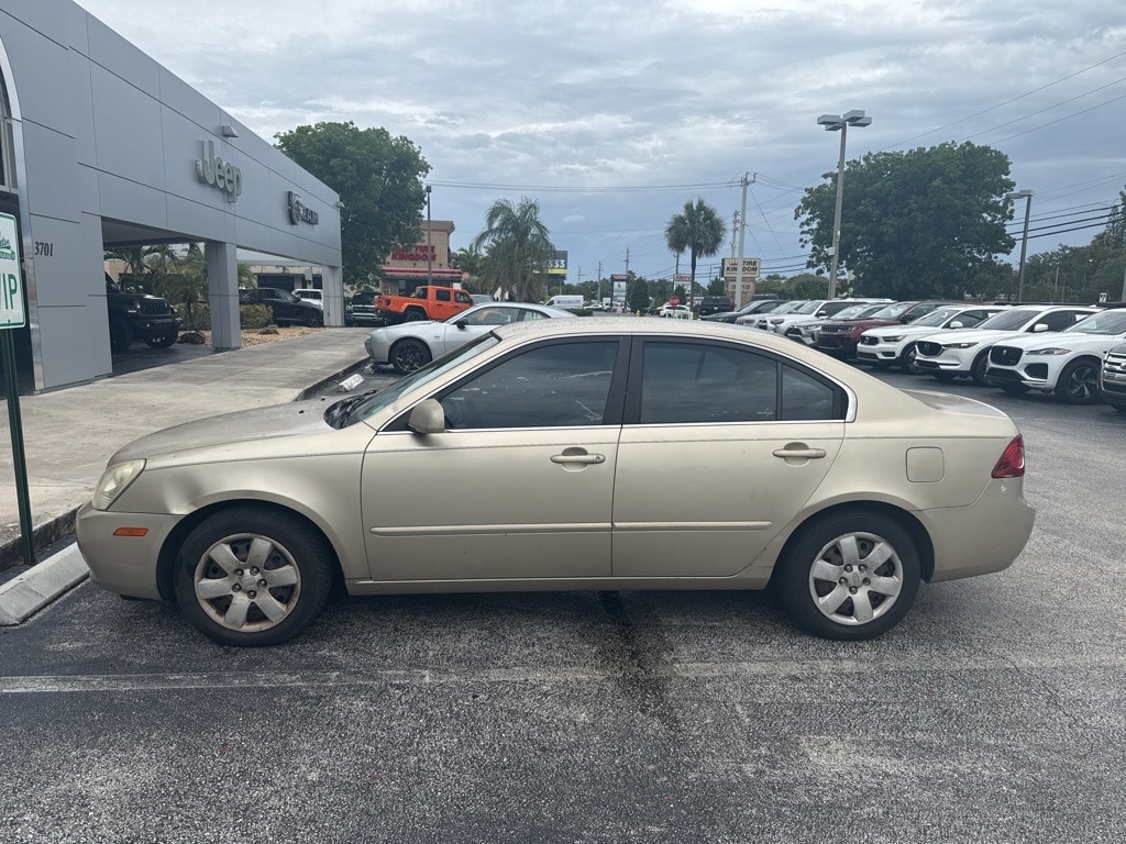 Used 2007 Kia New Optima LX with VIN KNAGE123775102127 for sale in Lake Park, FL