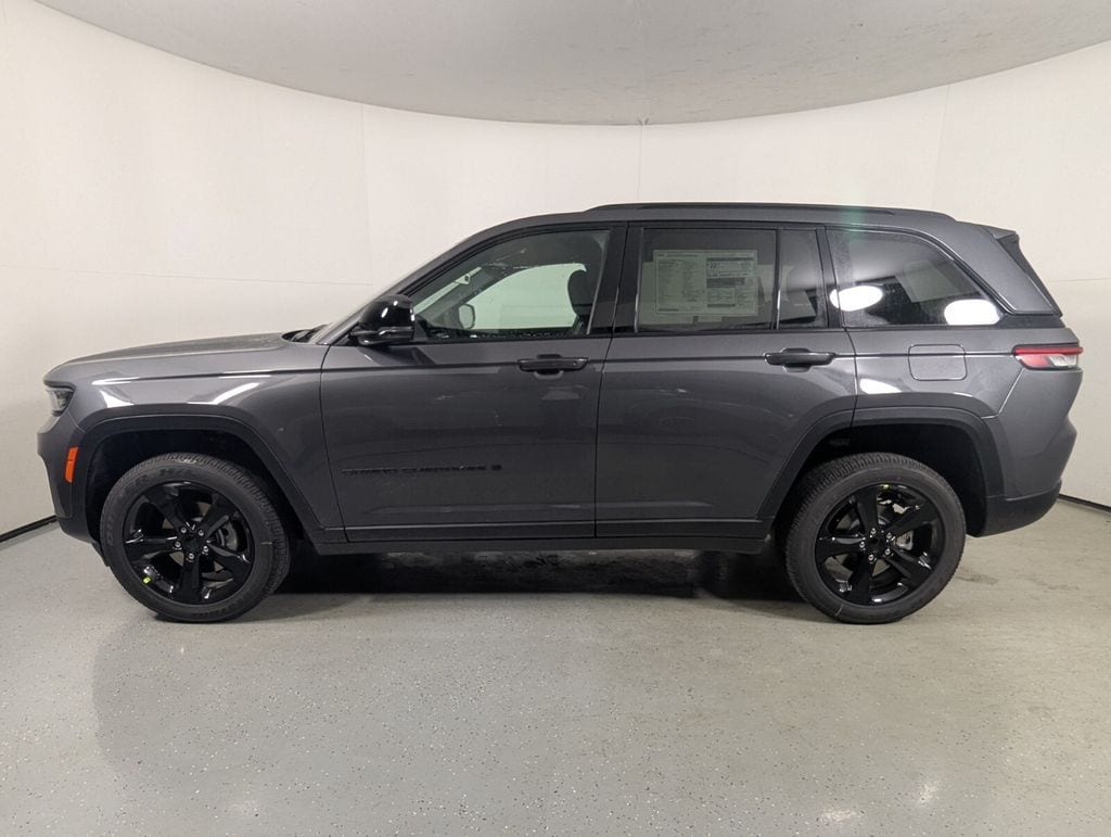 New 2025 Jeep Grand Cherokee ALTITUDE X 4X2 Sport Utility