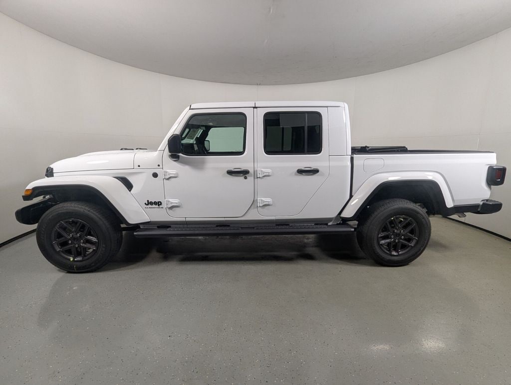 New 2026 Jeep Gladiator SPORT S 4X4 Pickup