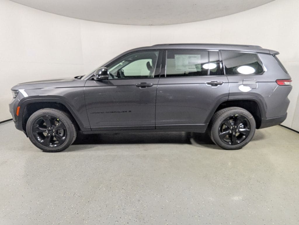 New 2025 Jeep Grand Cherokee L ALTITUDE X 4X2 Sport Utility