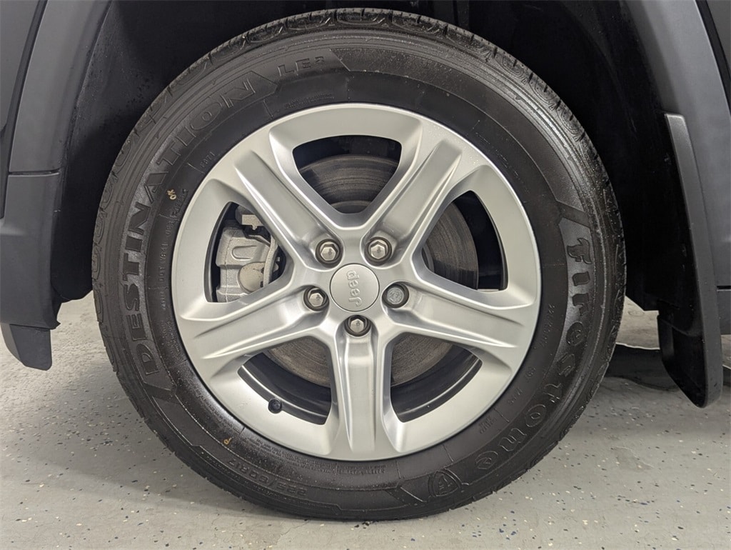 2023 Jeep Compass Latitude photo 6
