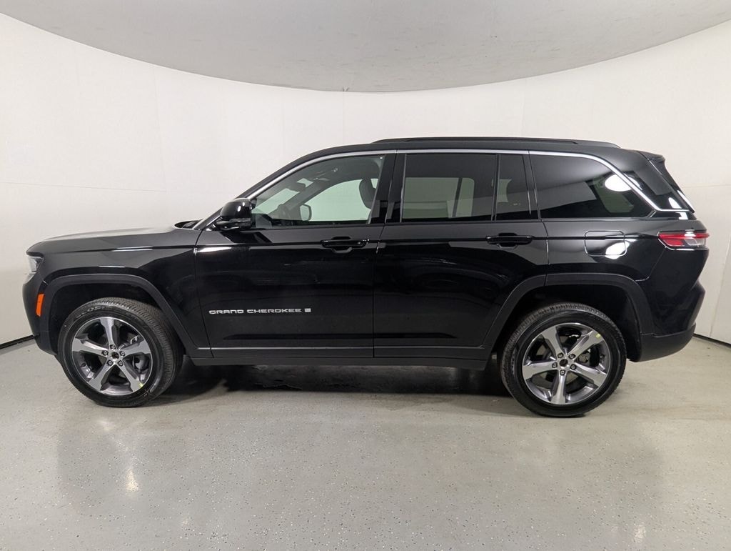New 2026 Jeep Grand Cherokee LIMITED 4X4 Sport Utility