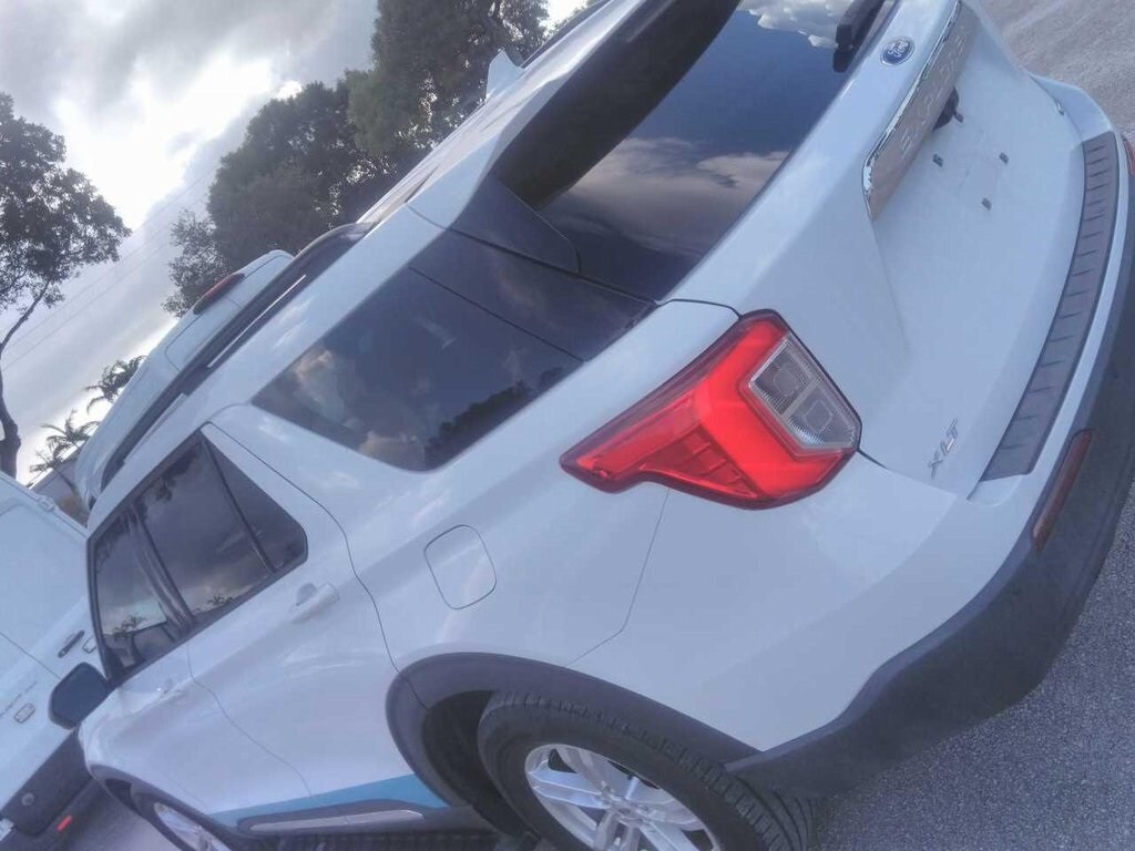 2020 Ford Explorer XLT photo 4