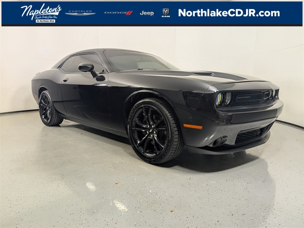 2018 Dodge Challenger SXT Plus's photo
