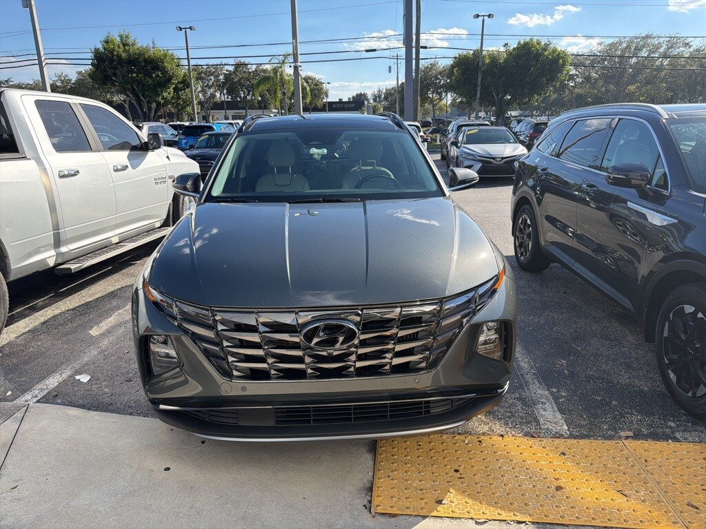 2024 Hyundai Tucson Hybrid Limited photo 2