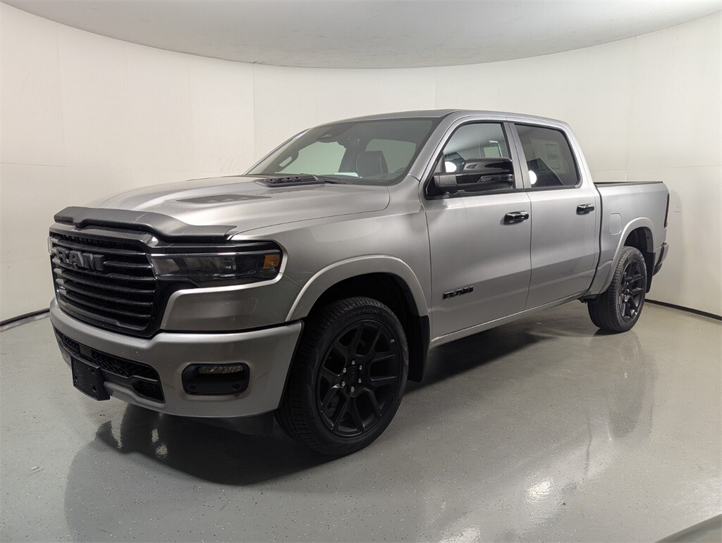 2025 Ram 1500 Laramie photo 3