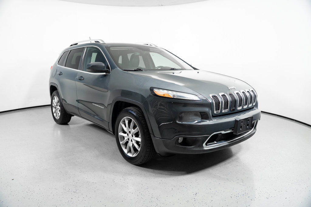 Used 2018 Jeep Cherokee Limited with VIN 1C4PJMDBXJD608830 for sale in Lake Park, FL