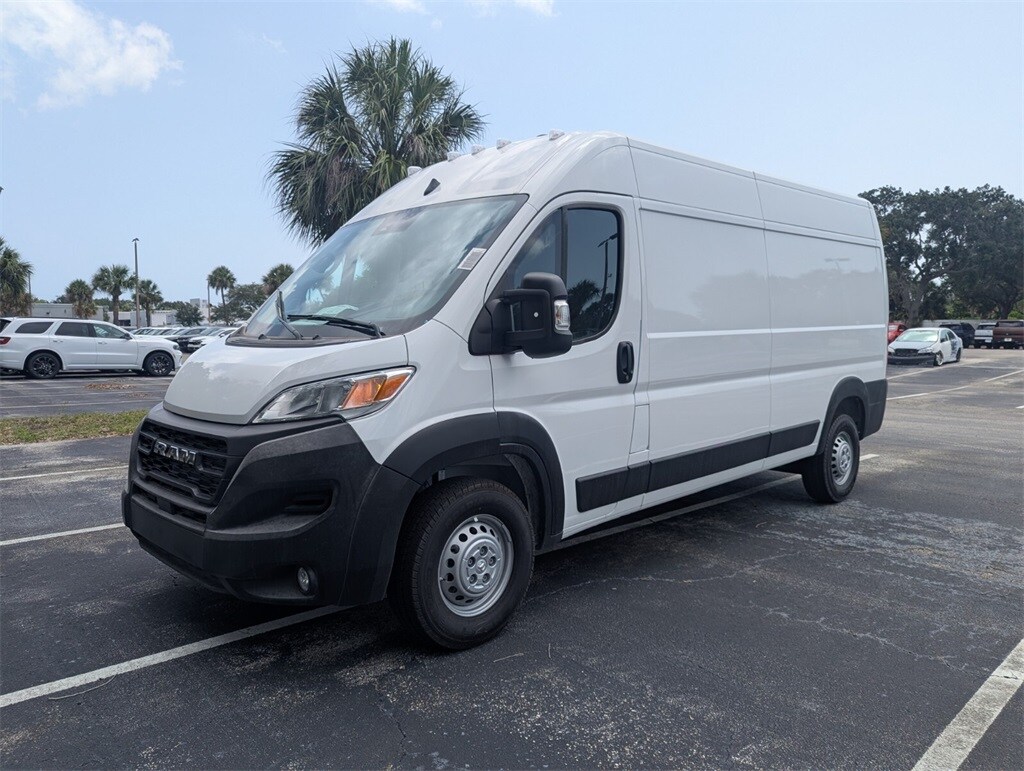 2025 Ram ProMaster 2500 Cargo Van photo 3