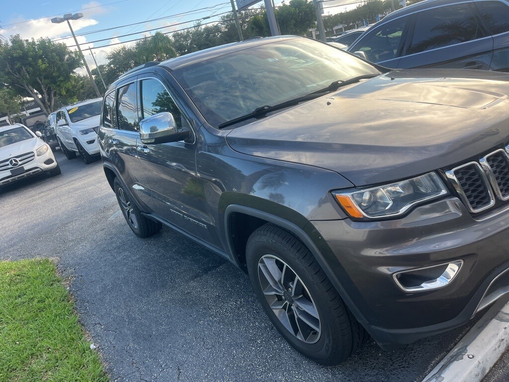 2020 Jeep Grand Cherokee Limited photo 2
