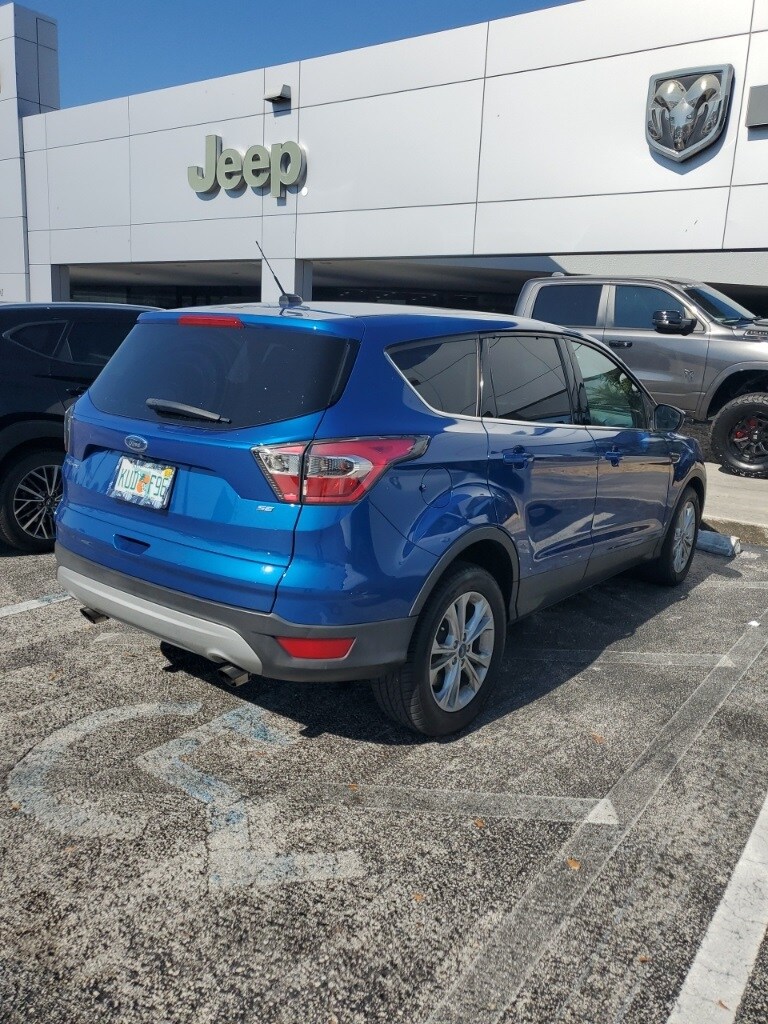2017 Ford Escape SE photo 4