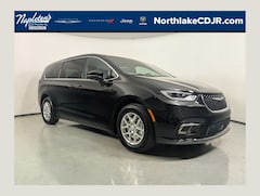 2026 Chrysler Pacifica SELECT Passenger Van